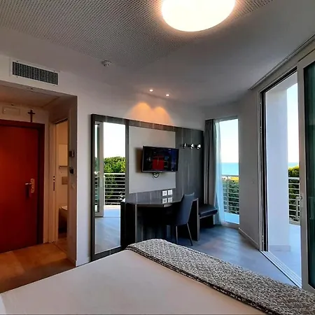 Grand Playa Hotel