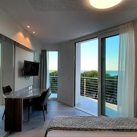 Hotel Grand Playa 4*