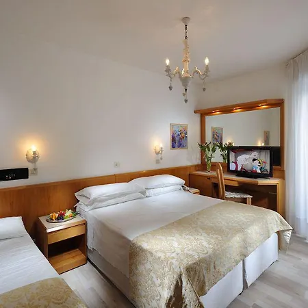 普拉亚滨海大酒店 4*