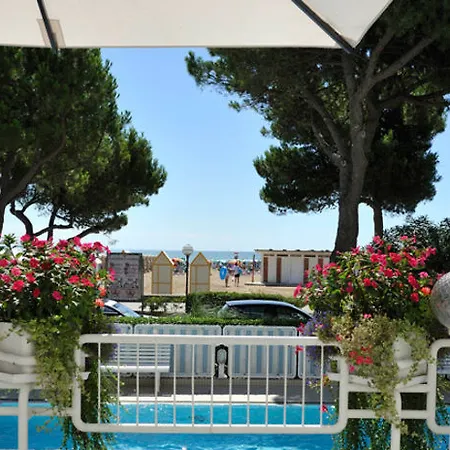 Grand Playa 4*